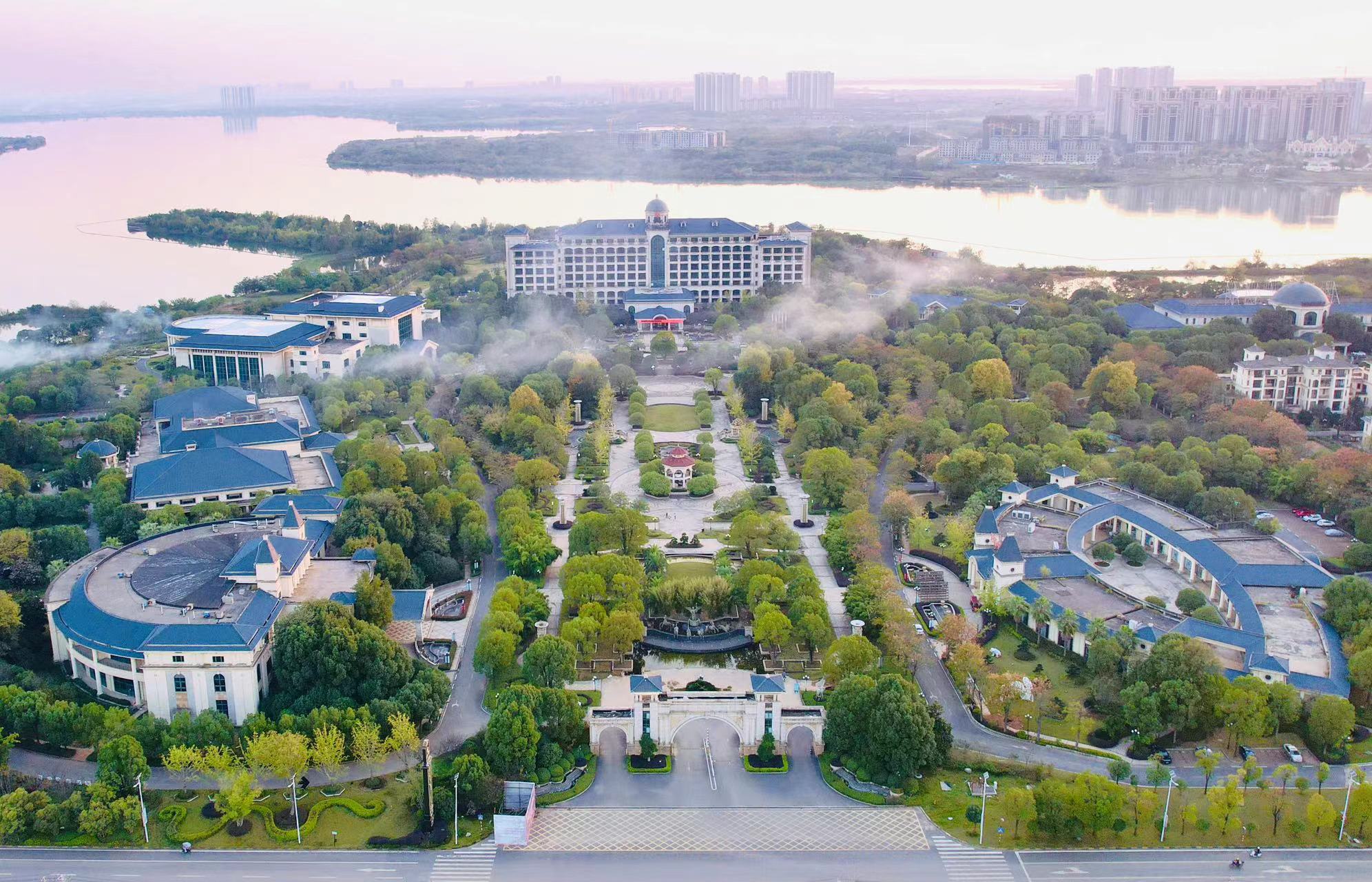 湖北文旅红莲湖酒店酒店环境图